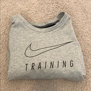 Cropped Nike sweatshirt